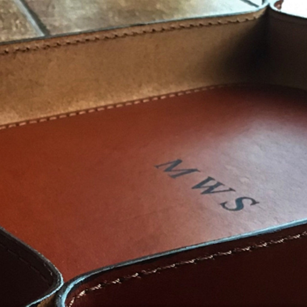 Large (A4) brown whiskey color valet tray, handcrafted with Italian leather and customised with etched initials