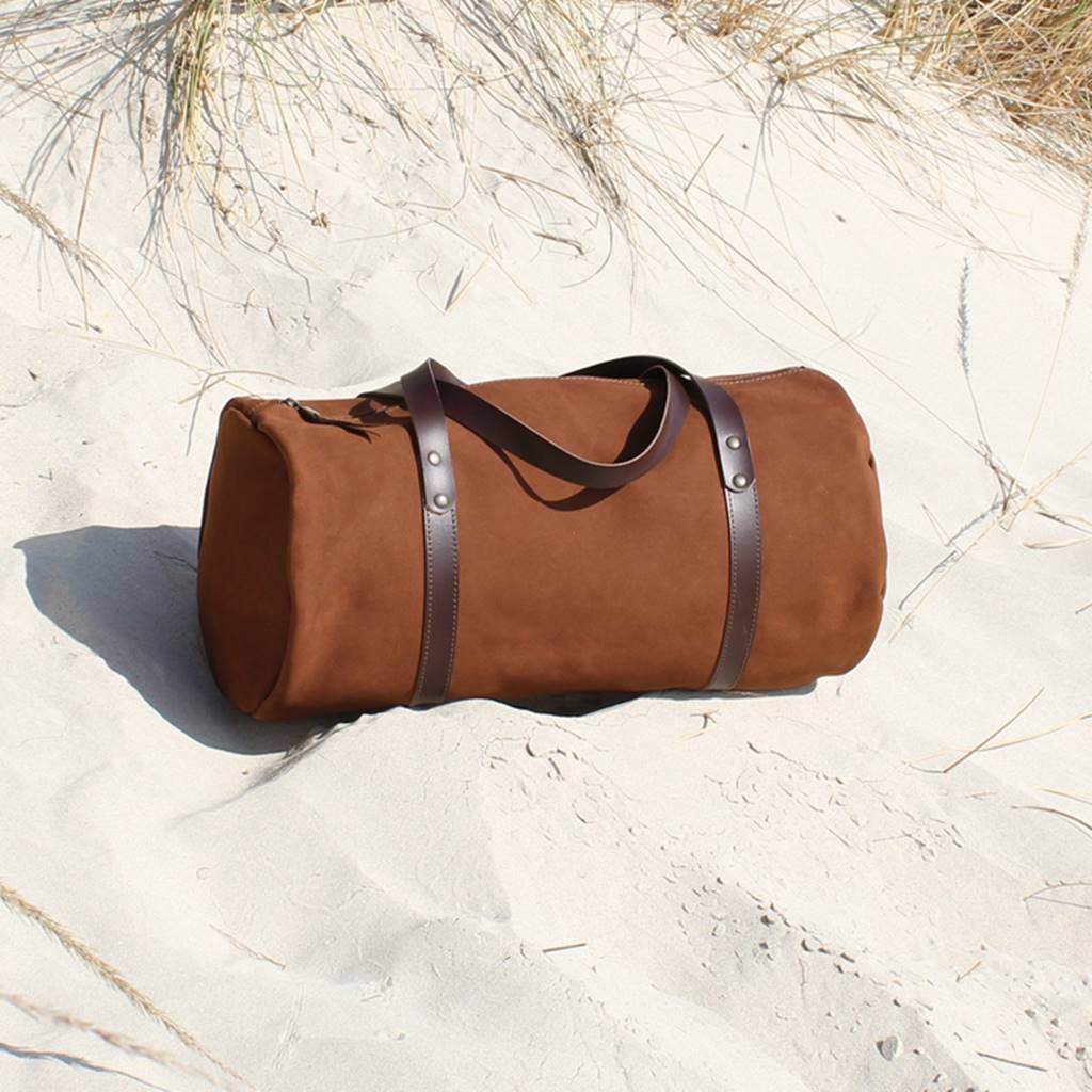 Weekender and duffel leather bag