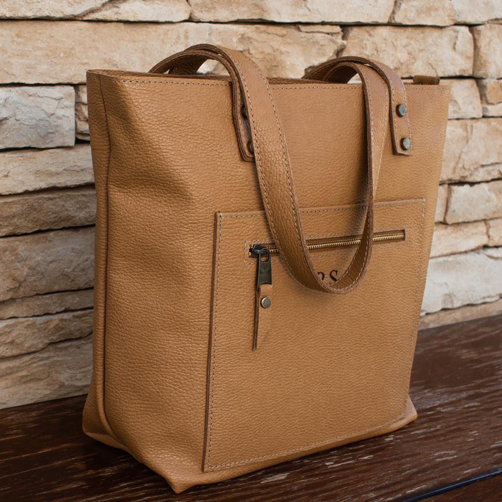 A Review of Cuyana's Classic Leather Zipper Tote and Tote Organization  Insert | wayward
